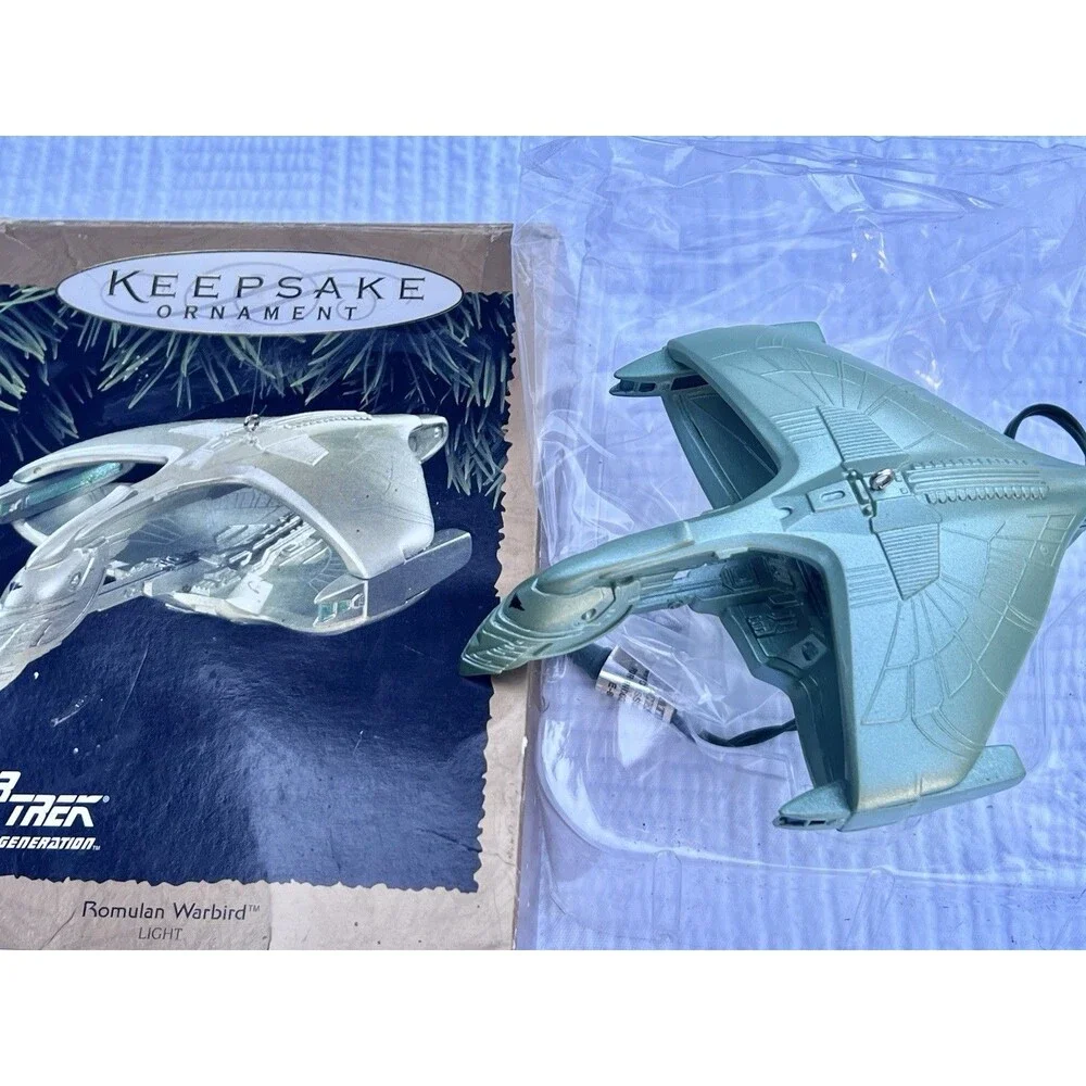 Hallmark 1995 Star Trek Keepsake Ornament - Romullan Warbirdl Green Lights